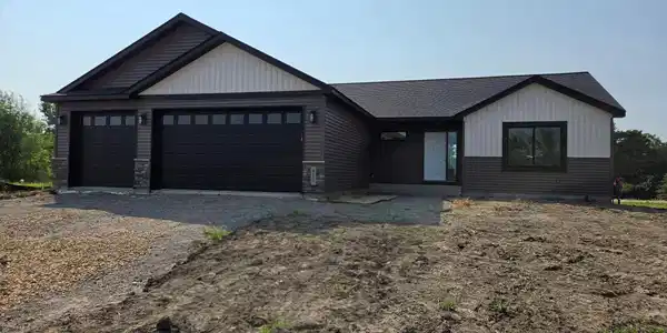 913 Three Lakes Court