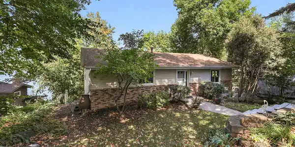 16152 Lakeside SE