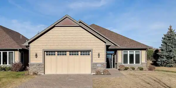 3586 Crystal Bay NW
