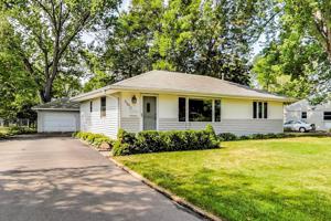 5840 Moore Lake W