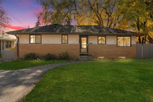 1842 39th NE