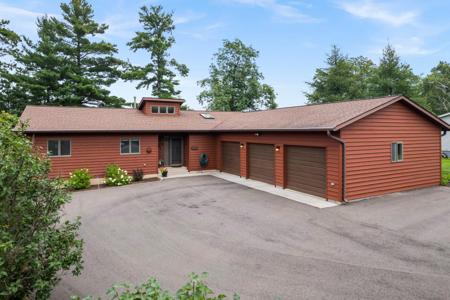 1940 Hines Lakeview Drive