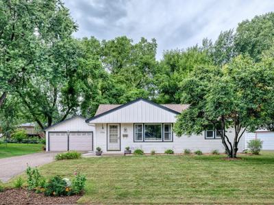 5724 W Moore Lake Drive NE