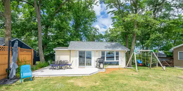 22957 N Platte Lake Road