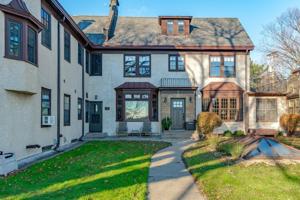 4444 Lake Harriet