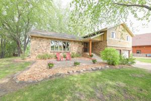 3302 Crestwood NE