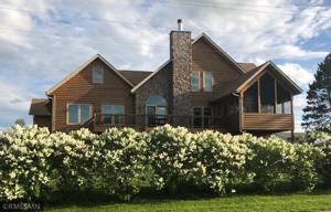 555 Lake W