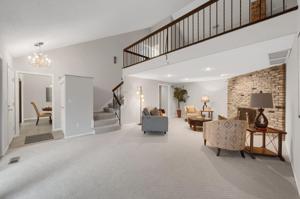 17811 Comstock