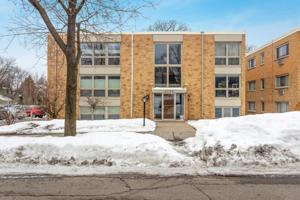 4236 Upton S