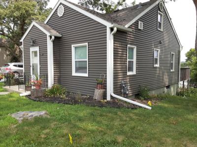 1019 Frank Hall