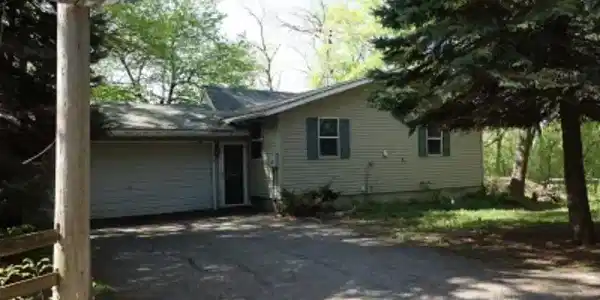 303 E Highway 60