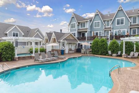5457 Lost Lake