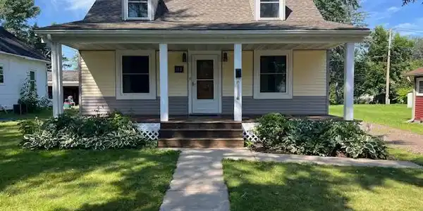 113 Wood Street N
