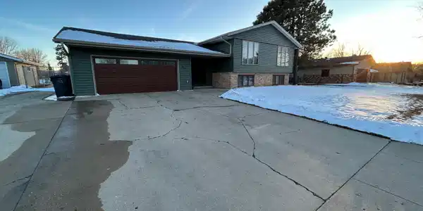 1949 Summit Avenue