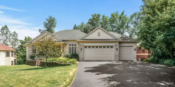 442 Vadnais Lake Drive