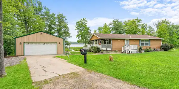 2951 Pomroy Beach