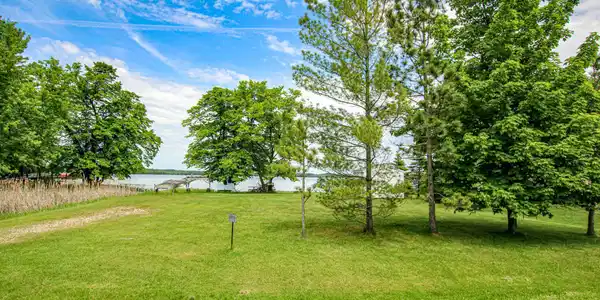 1 Lake Carlos NE