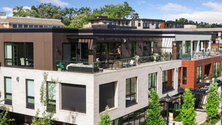 275 Lake Street E