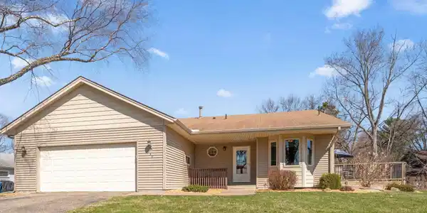 135 Old County Road C E