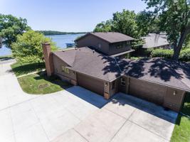 809 Clear Lake