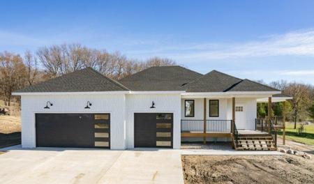 3601 Crestwood Ridge NE