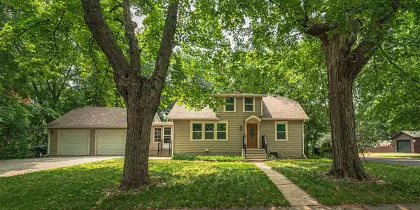 4957 Crestview