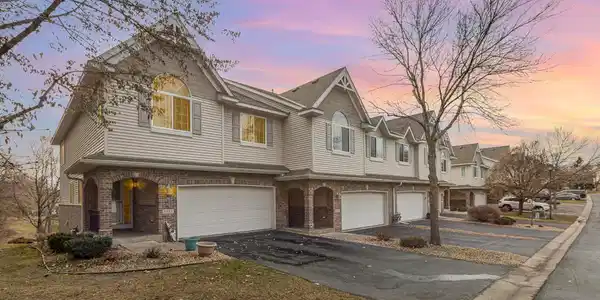 3615 Fox Tail NW