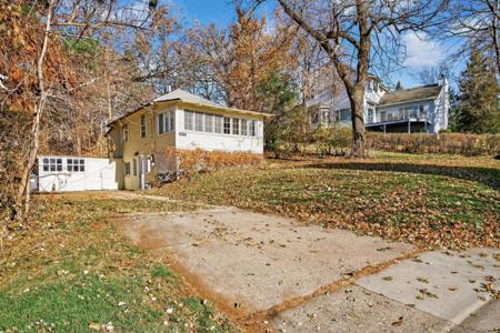 3073 Highland Boulevard