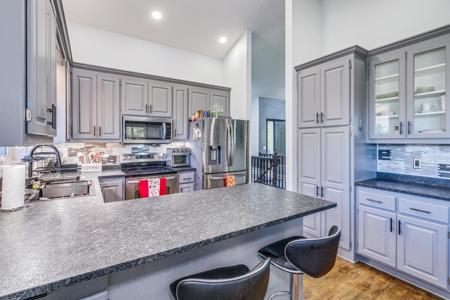 1219 Lakeview Parkway