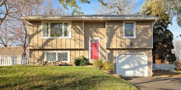 2841 Marlboro