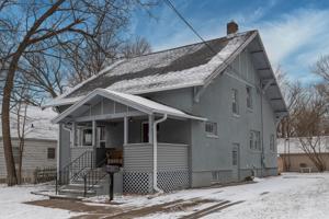 223 9th SE