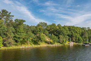 8956 Interlachen