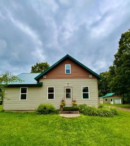 310 Old County Rd W E