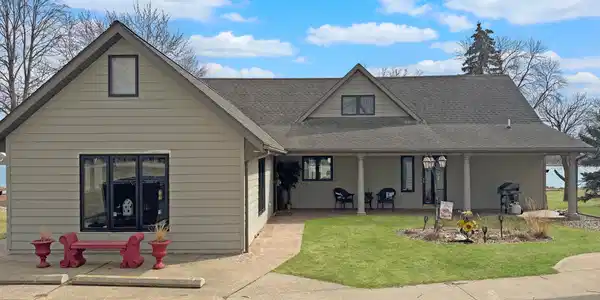 44 Lakeview Drive