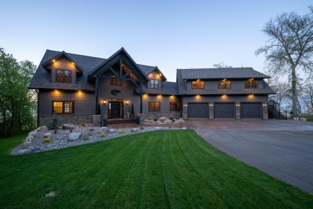 4380 Pine Point Drive NW