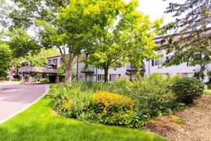 183 Little Canada E