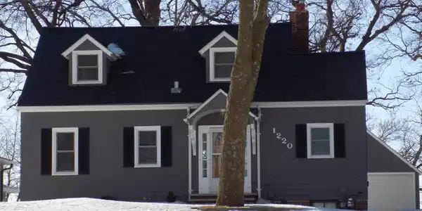 1220 Albion