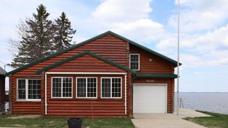 1624 Whipholt Beach Road NW