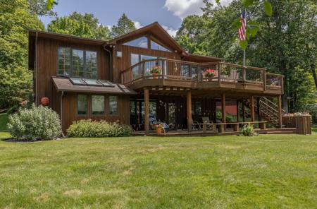 4859 Girl Lake Trail NE