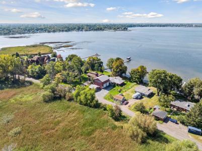 22672 Hayward Avenue North