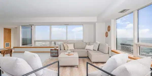 168 6th Street E