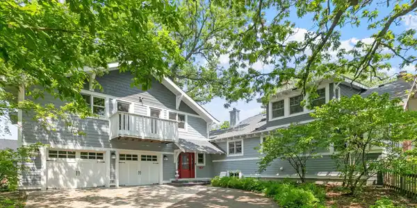 815 Mahtomedi