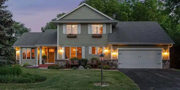 6675 Saunders Lake