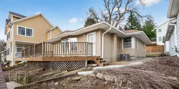 3224 Lake Lane