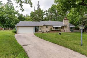 825 Mount Faith