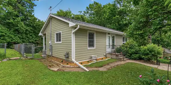 2390 Chateau Lane