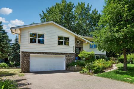 5281 Shore Trail NE