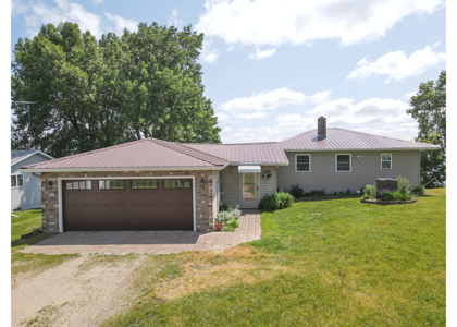 3752 Christopherson NW