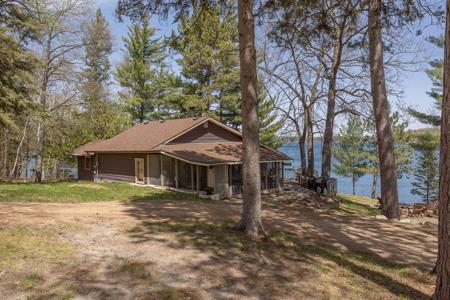 1008 Northern Hawk Drive NW