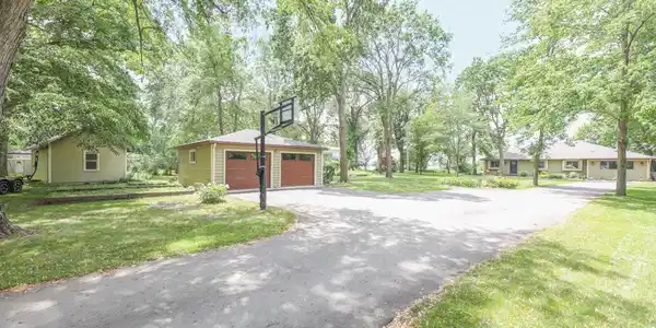 4980 Interlachen NE